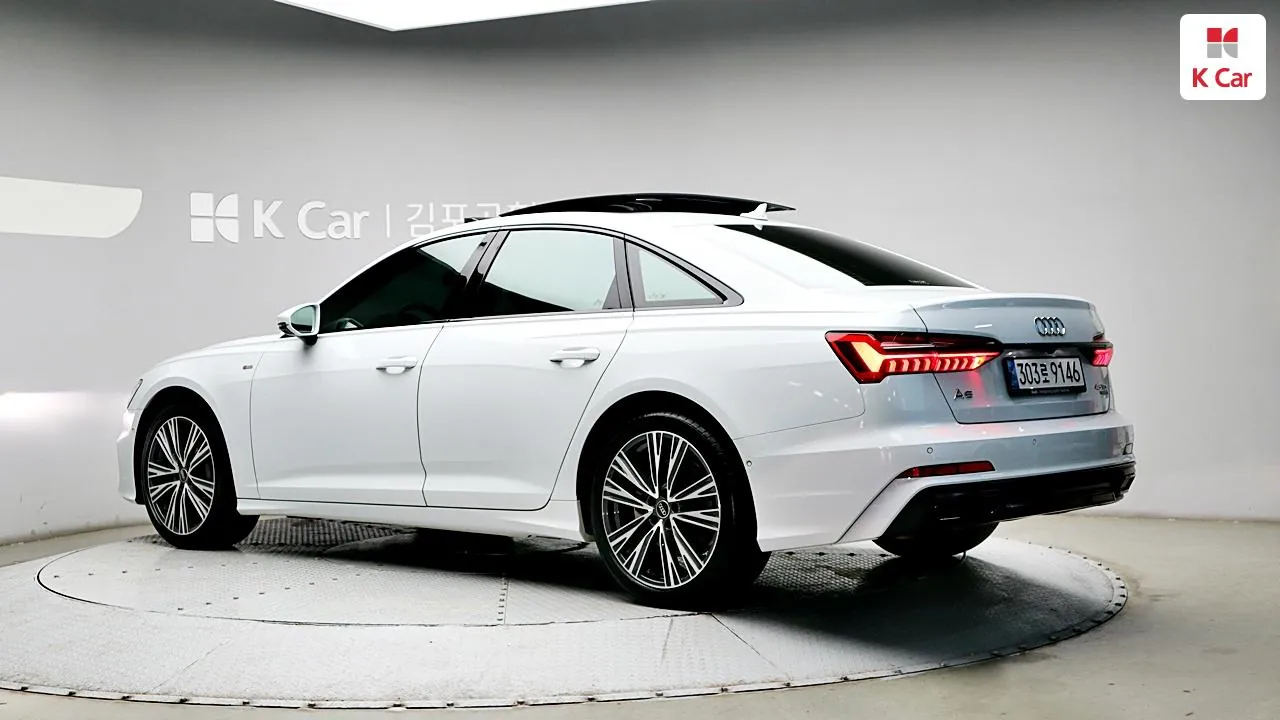 Audi A6 2022 photo 2