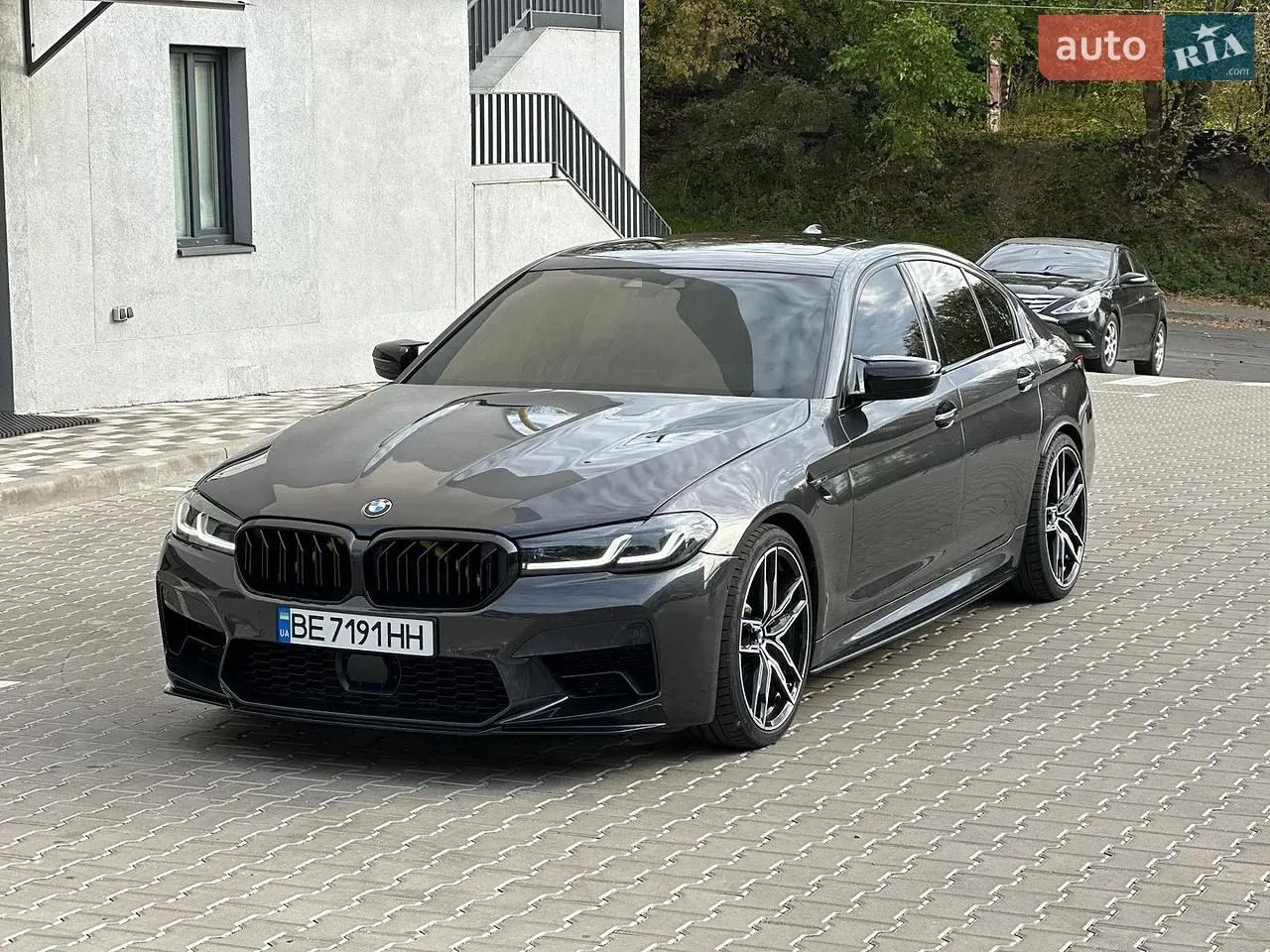 BMW 5 Series 2018 photo 3