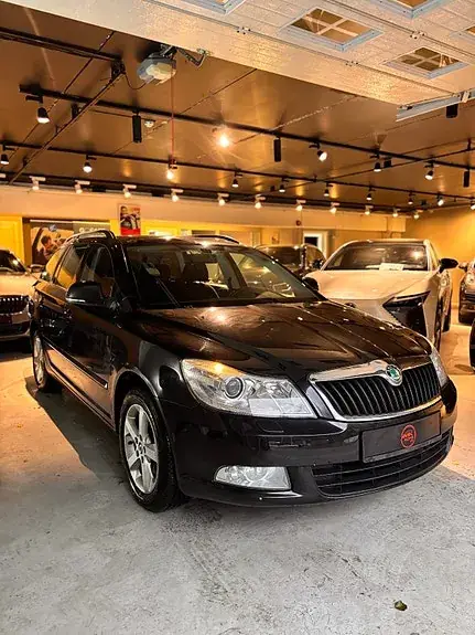 Skoda Octavia 2011 photo 2