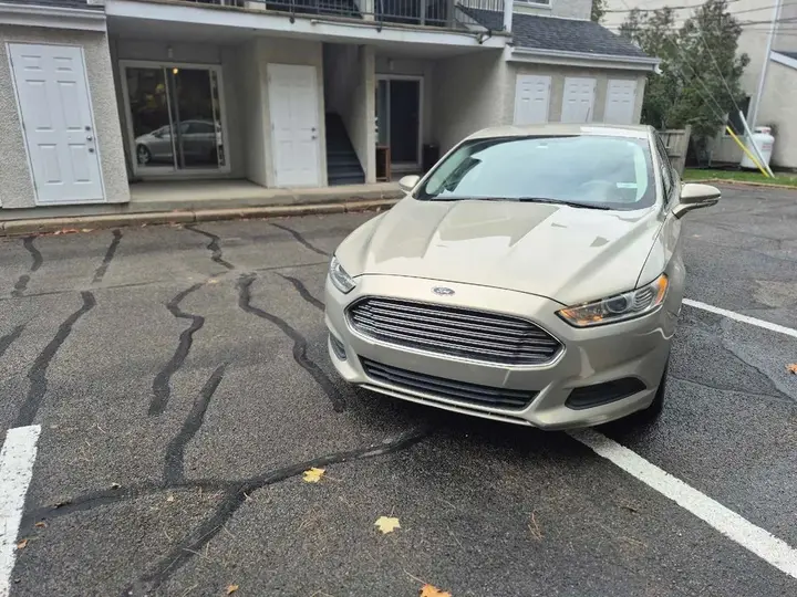 Ford Fusion 2015 photo 2