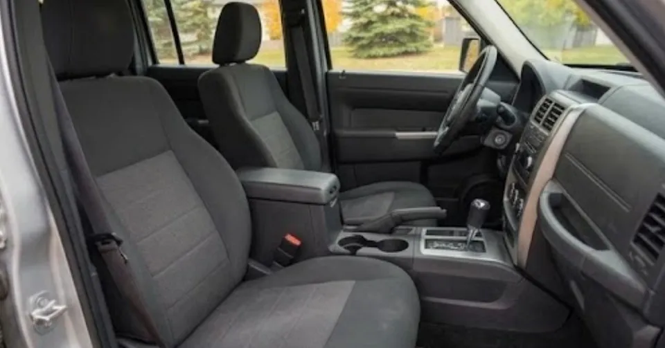 Jeep Liberty 2012 photo 4