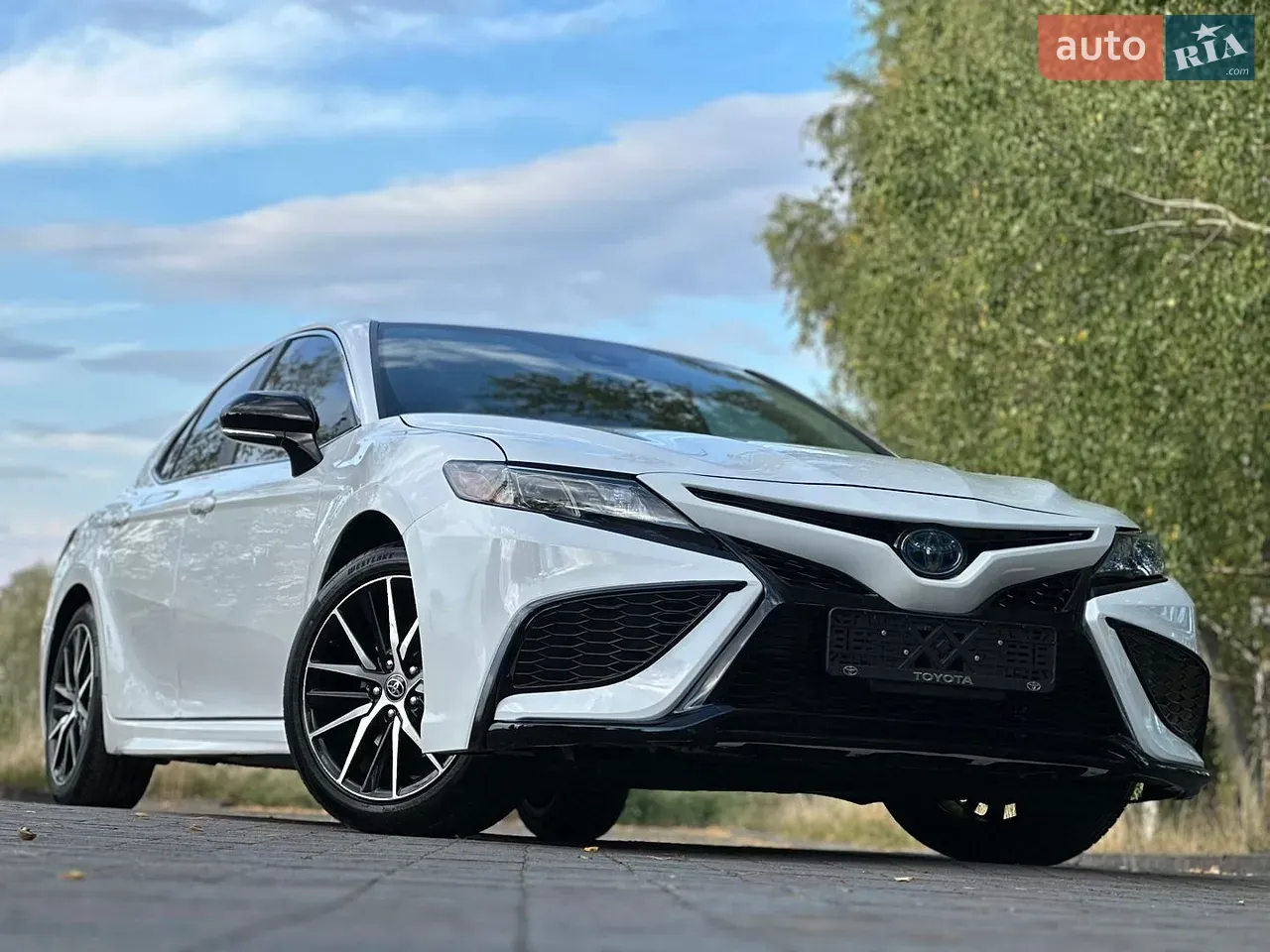 Toyota Camry 2023 photo 3