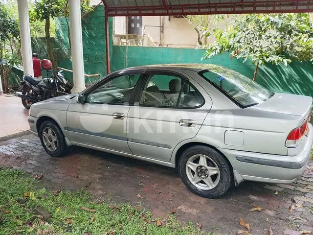 Nissan Sunny 2002 photo 2