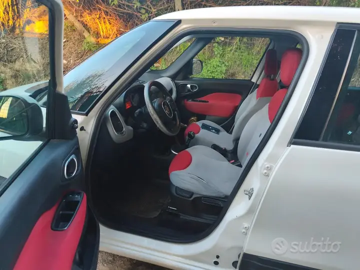 Fiat 500L 2014 photo 2