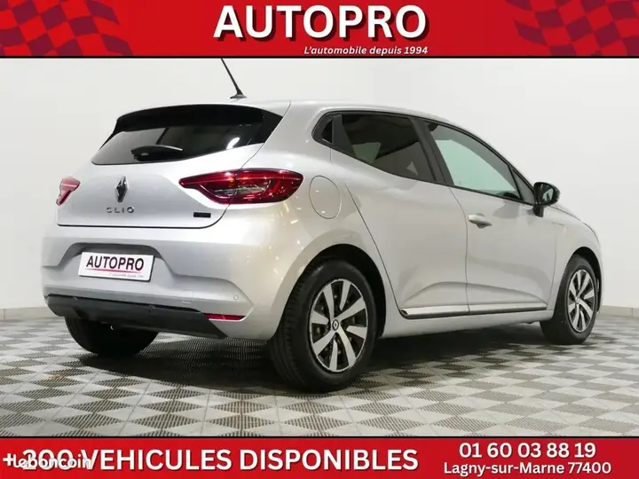 Renault Clio 2023 photo 2