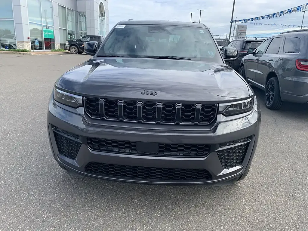 Jeep Grand Cherokee 2026 photo 2