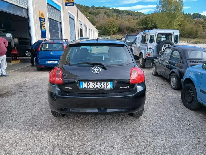 Toyota Auris 2008 photo 2