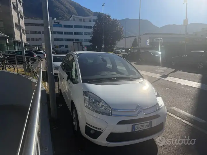 Citroen C4 Picasso 2011 photo 4