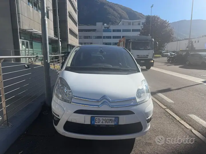 Citroen C4 Picasso 2011 photo 3
