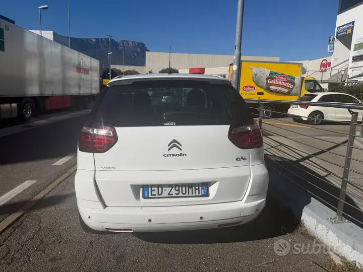 Citroen C4 Picasso 2011 photo 2