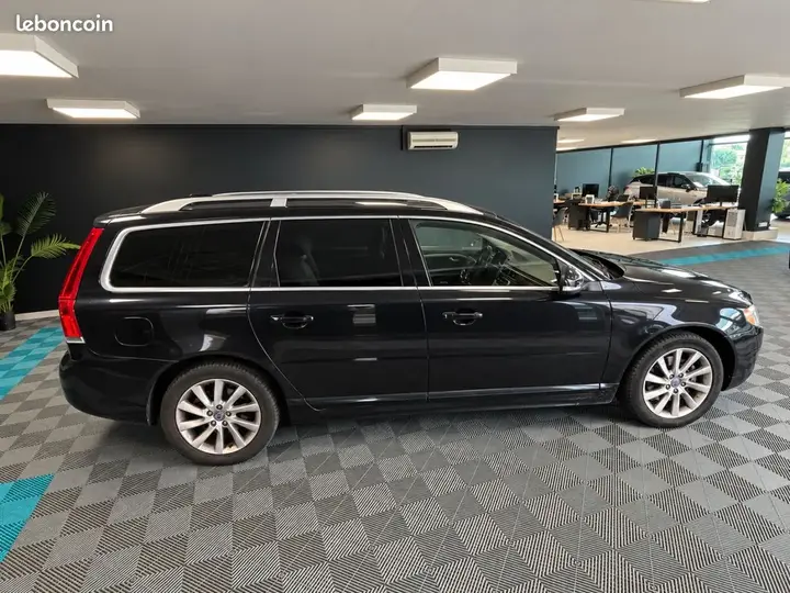 Volvo V70 2014 photo 2