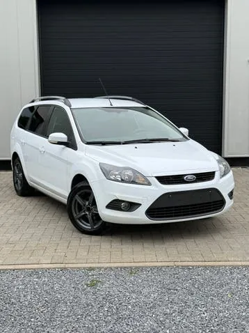 Ford Focus 2009 photo 2