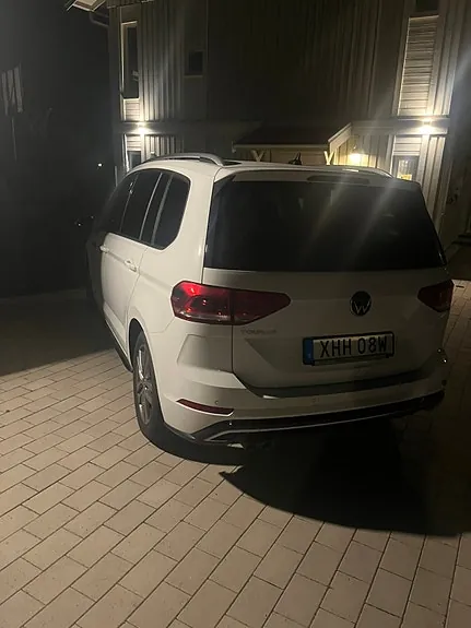 Volkswagen Touran 2021 photo 3