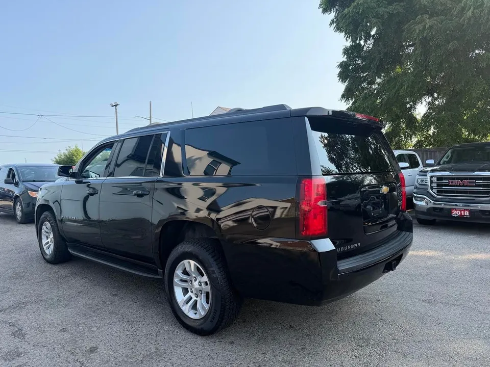 Chevrolet Suburban 2018 photo 5
