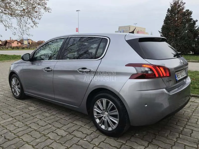 Peugeot 308 2019 photo 3