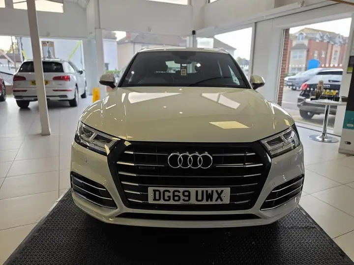 Audi Q5 2019 photo 2