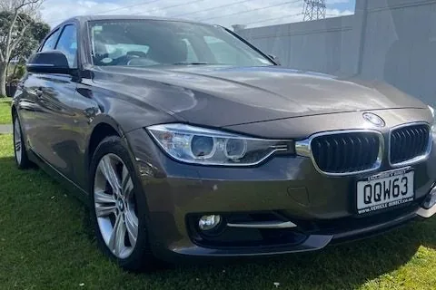 BMW 320I