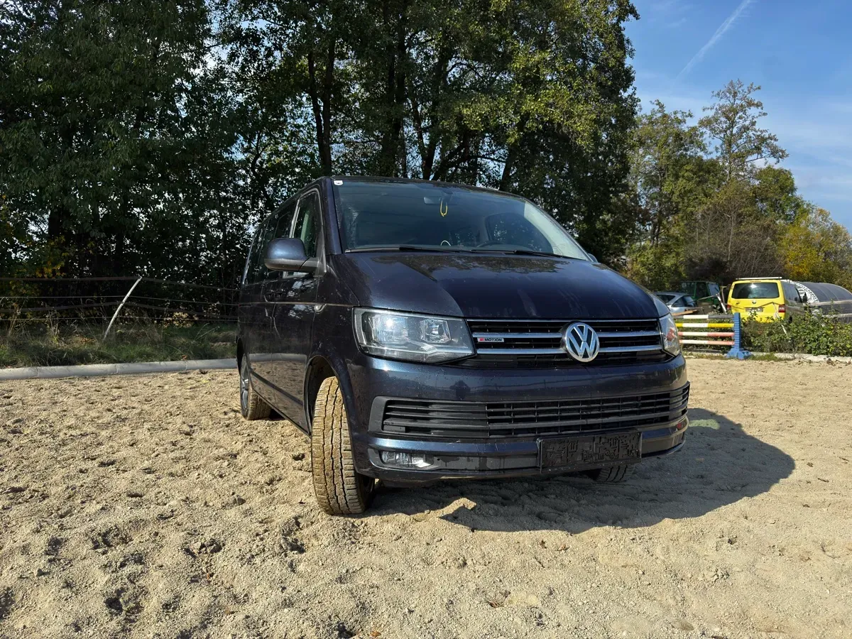 Volkswagen Caravelle 2015 photo 2