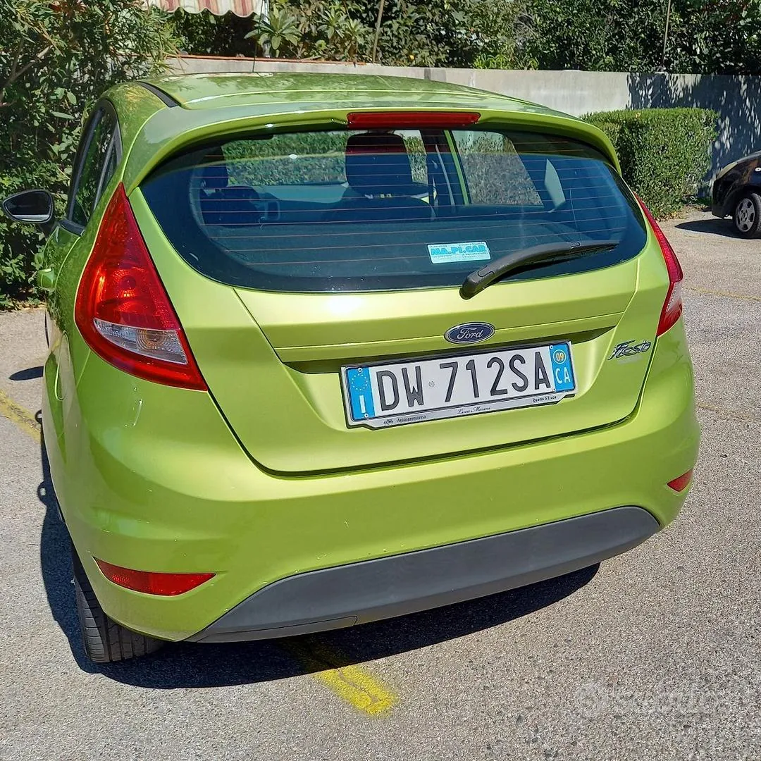 Ford Fiesta 2009 photo 2