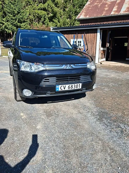 Mitsubishi Outlander 2013 photo 2
