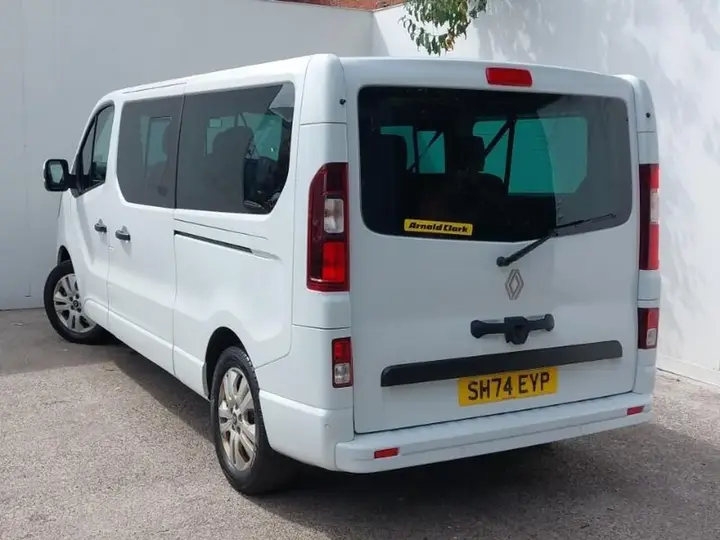 Renault Trafic 2024 photo 2