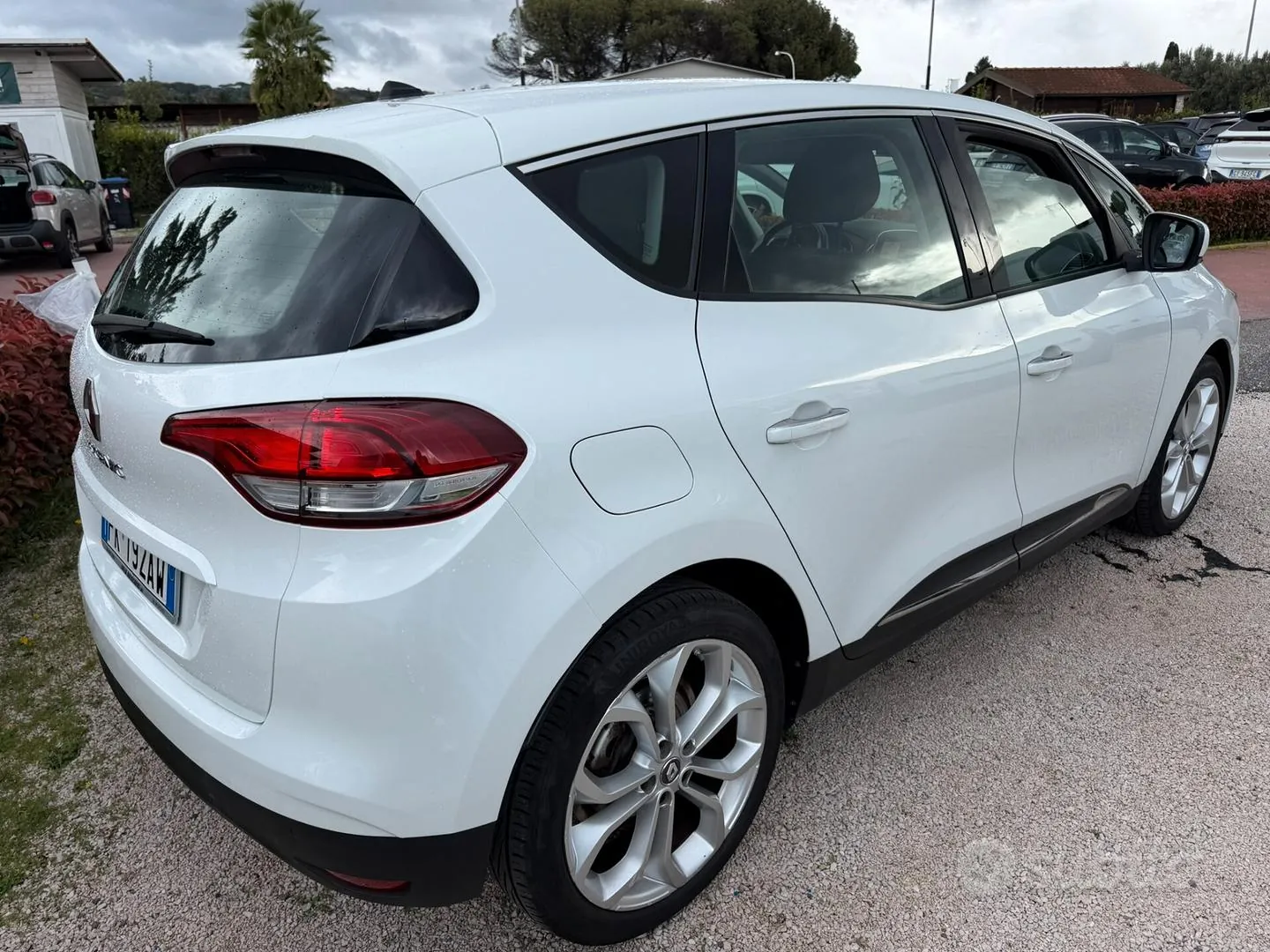Renault Scenic 2017 photo 3