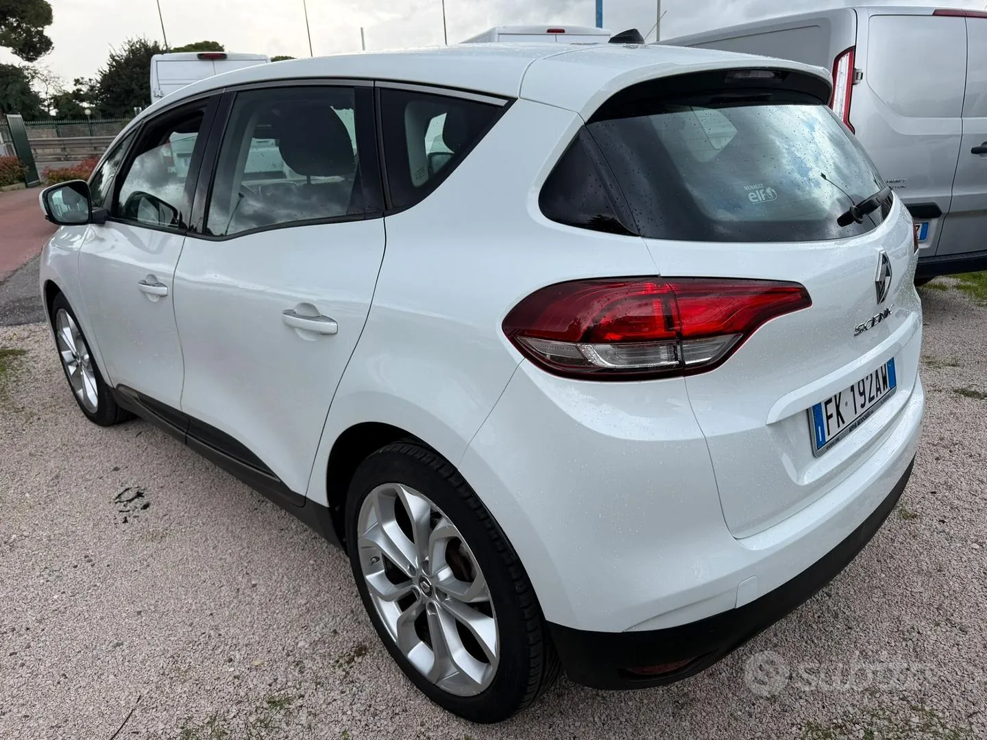 Renault Scenic 2017 photo 4