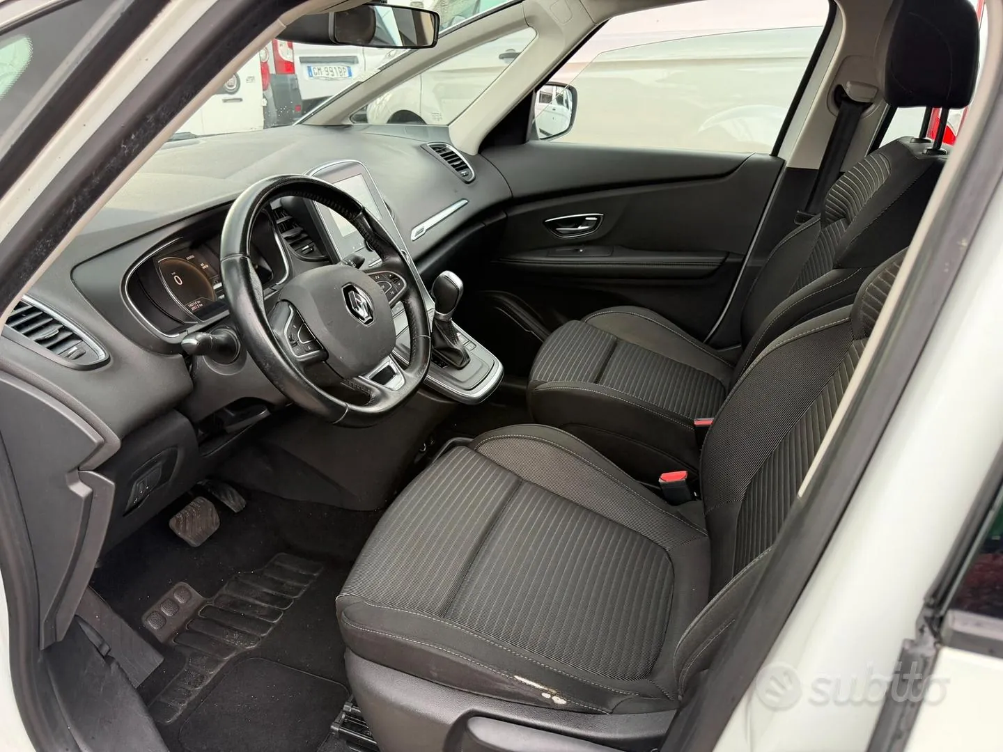 Renault Scenic 2017 photo 5