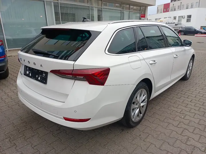 Skoda Octavia 2023 photo 4