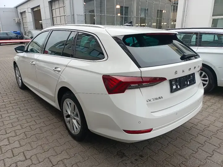 Skoda Octavia 2023 photo 3