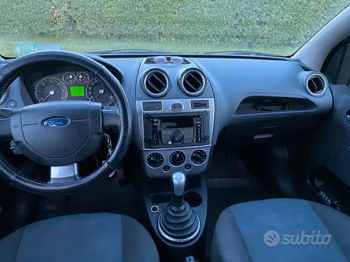 Ford Fiesta 2008 photo 4