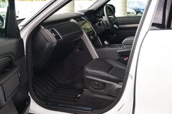 Land Rover Discovery 2023 photo 4