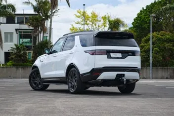 Land Rover Discovery 2023 photo 3