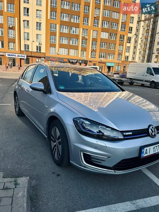 Volkswagen E-Golf 2019 photo 3