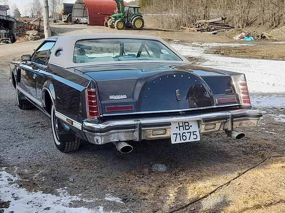 Lincoln Continental 1977 photo 3
