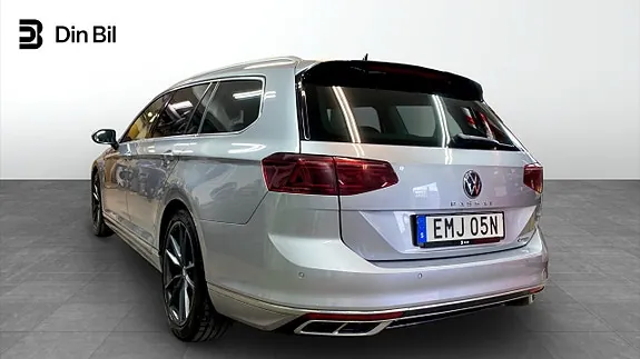 Volkswagen Passat 2022 photo 3