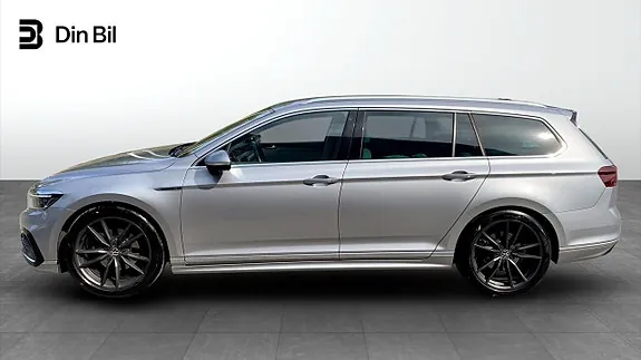 Volkswagen Passat 2022 photo 2