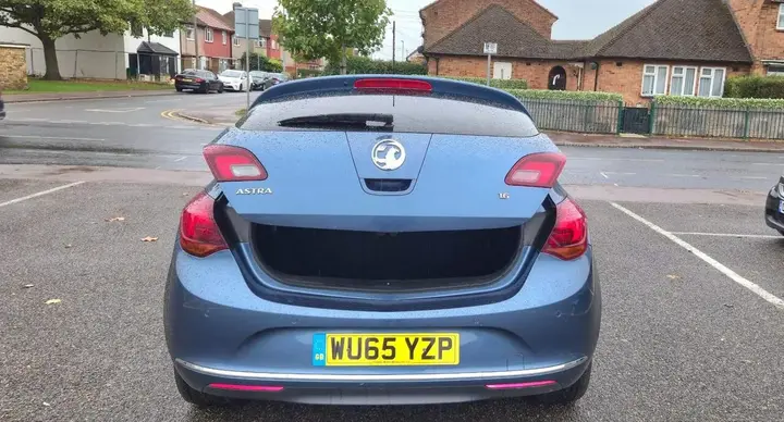 Vauxhall Astra 2015 photo 3