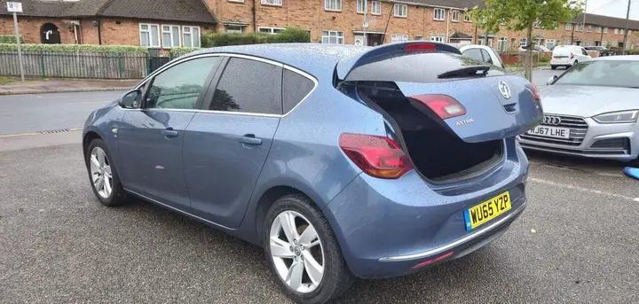 Vauxhall Astra 2015 photo 5