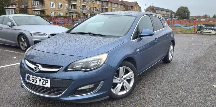 Vauxhall Astra 2015 photo 4
