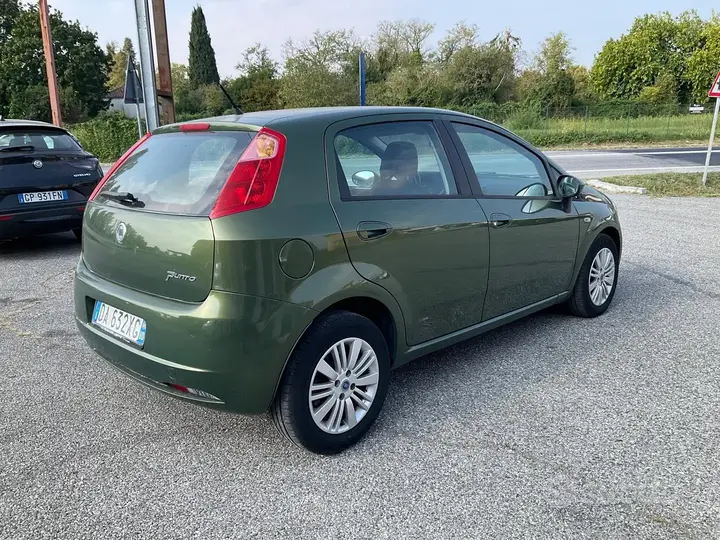 Fiat Grande Punto 2006 photo 4