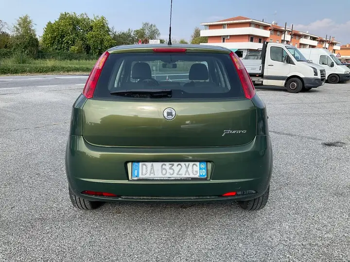 Fiat Grande Punto 2006 photo 5