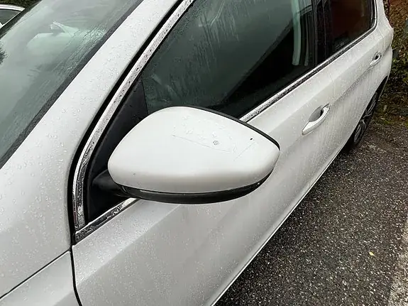 Peugeot 308 2013 photo 3