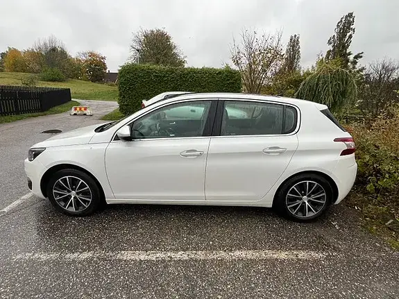 Peugeot 308 2013 photo 4