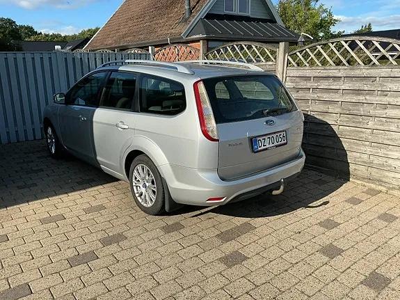 Ford Focus 2011 photo 2
