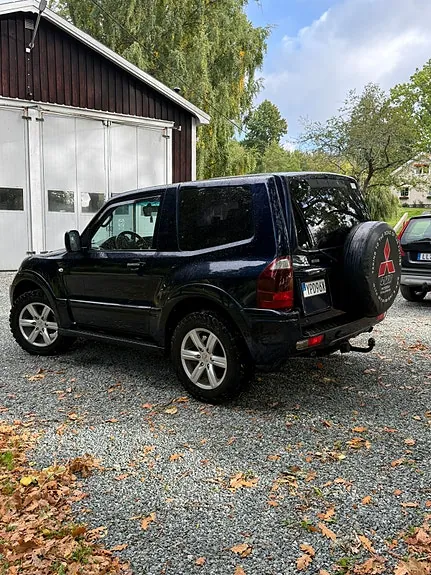 Mitsubishi Pajero 2003 photo 2