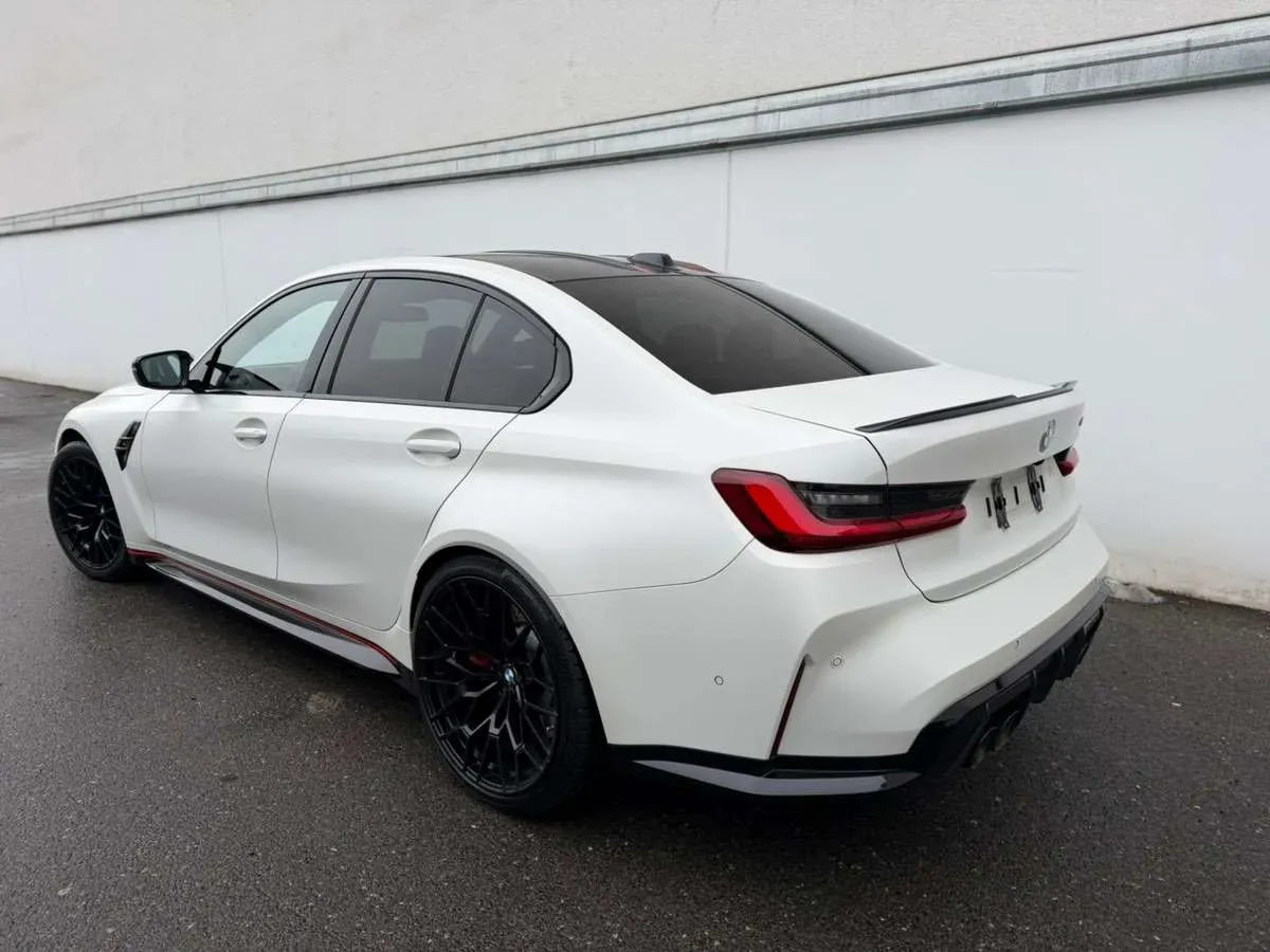 BMW 3 Series 2024 photo 3