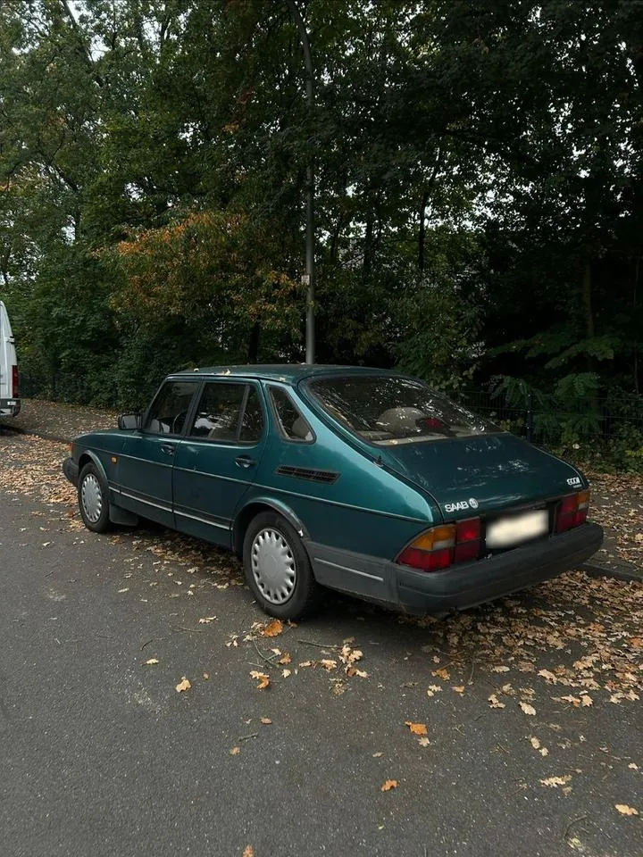 Saab 900