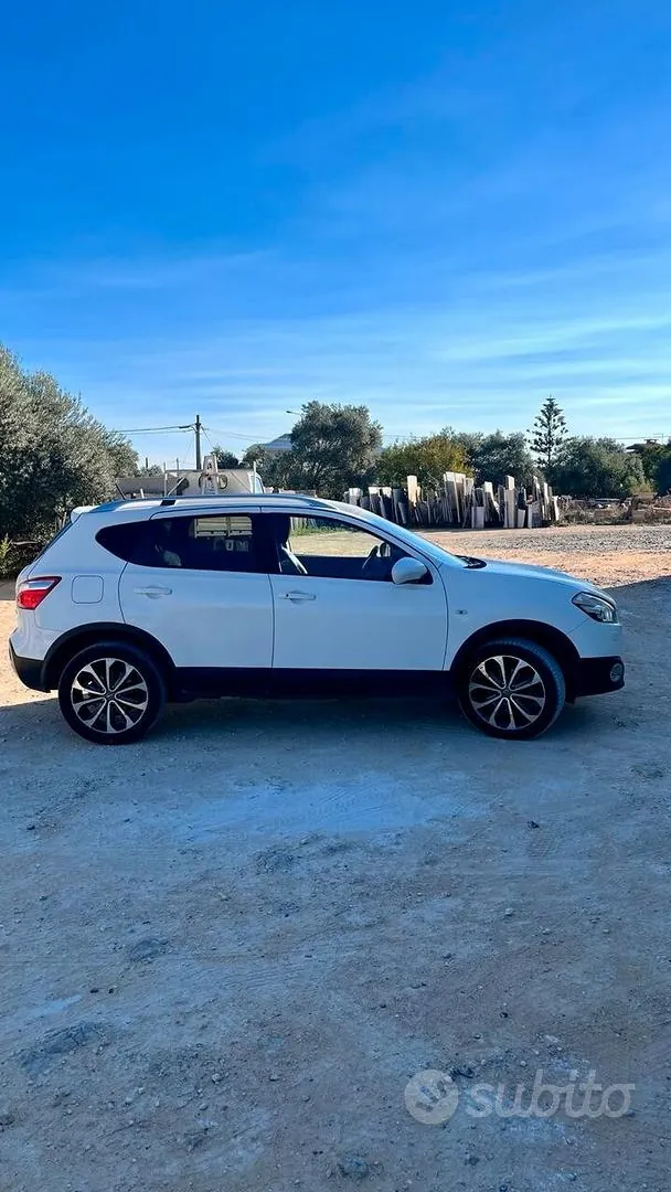 Nissan Qashqai 2012 photo 2