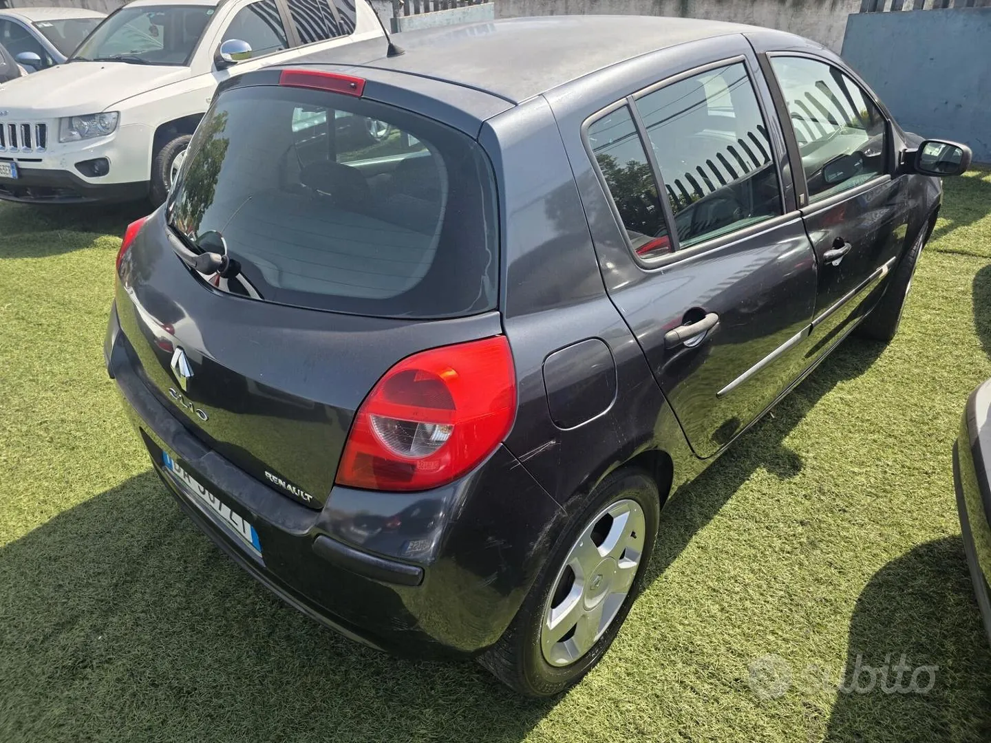 Renault Clio 2007 photo 2